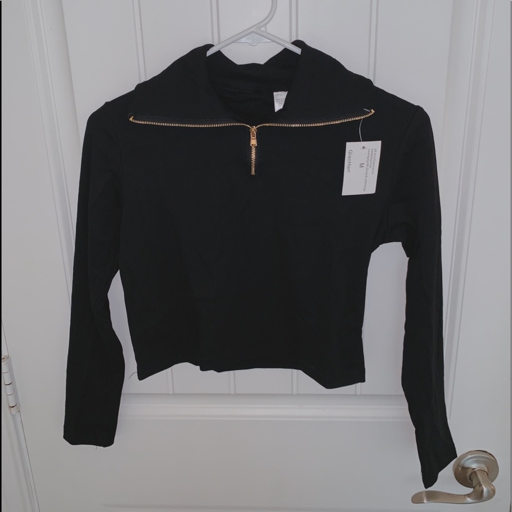 Long Sleeve Quarter Zip Cropped Tee
